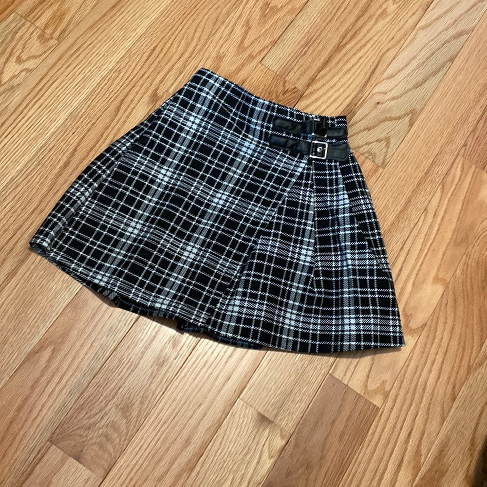 Plaid Zara skirt with buckle detail